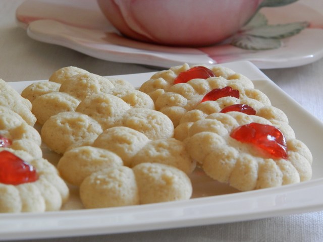 Biscotti di frolla montata alla vaniglia