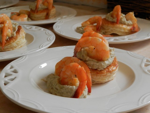 Vol-au-vent con mousse di carciofi e gamberi all’arancia