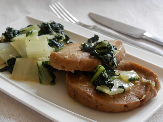 Bistecche di seitan con bietola all’aglio e zenzero