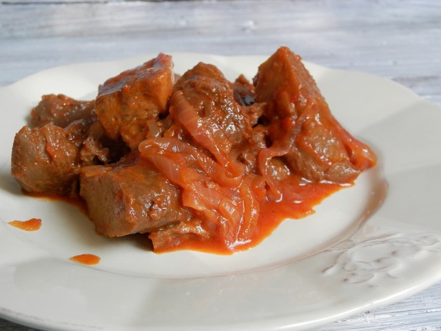 Gulash piccantino di seitan