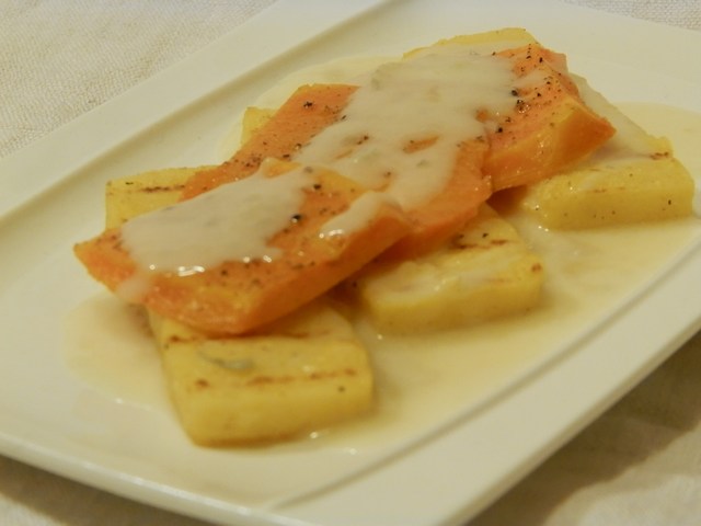 Polenta grigliata con foglie di zucca e gorgonzola