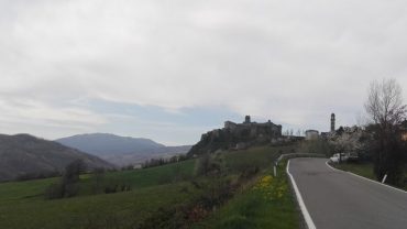 Passeggiando su due ruote per Val di Ceno e castelli di Parma