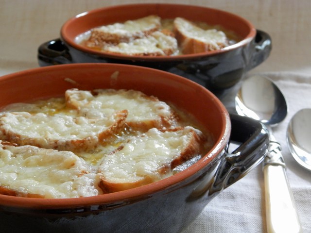 Zuppa di cipolle francese