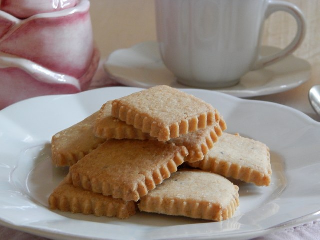 Biscotti friabili alle spezie