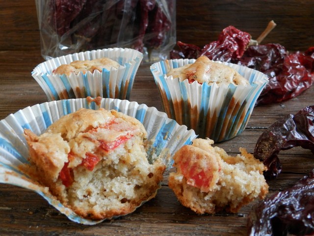 Muffin salati semintegrali con peperoni cruschi