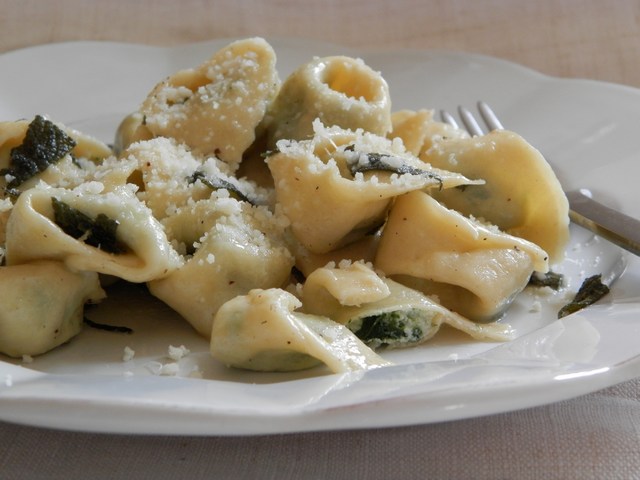 Tortelloni alla ricotta