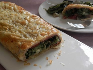 Strudel salato ripieno di cicoria e topinambur