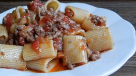 Mezze maniche con ragù senese