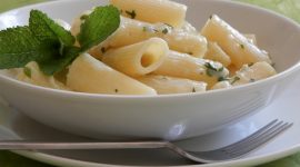 Rigatoni al pecorino e menta