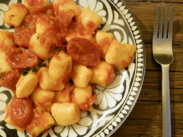 Gnocchetti di ricotta al pesto di pachino confit e profumo di timo