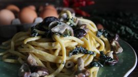 Maccheroni alla chitarra con pioppini e cavolo nero