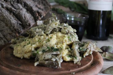 Polenta taragna con carciofi in salsa di pane