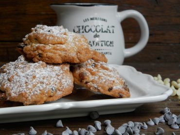 Biscotti ai frutti di bosco e doppio cioccolato