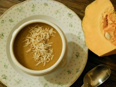 Crema rustica di zucca e porcini secchi con ricotta affumicata