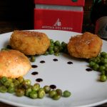 Crocchette di merluzzo e gamberi con pisellini saltati all'Aceto Balsamico Tradizionale di Modena D.O.P. invecchiato in botti di gelso