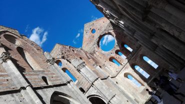 Da San Gimignano a San Galgano tra storia e sorgenti termali