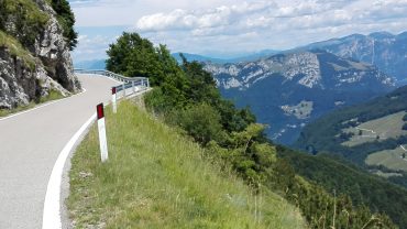 In moto sull’Altopiano Brentonico passando per il Santuario di Madonna della Corona