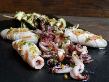 Calamari grigliati  con olio al limone e menta