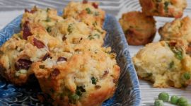 Muffin salati prosciutto e piselli  