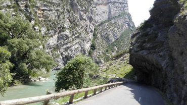 Le Gole del Verdon tra il turchese dell’acqua e il viola lavanda sulle orme di Napoleone