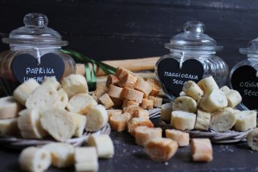 Crostini fatti in casa per zuppe e minestre