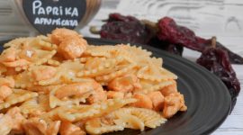 Farfalle al salmone fresco profumato alla paprika