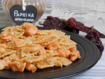 Farfalle al salmone fresco profumato alla paprika