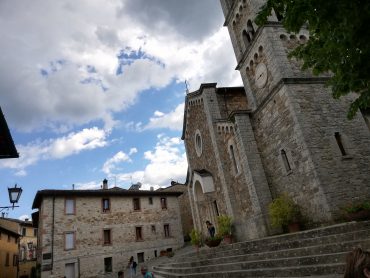 Solcando le terre del Chianti Classico tra vigneti e borghi medievali