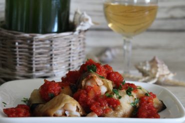 Involtini di melanzana fritta con cuore di gamberi