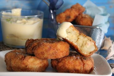 Crocchette fritte di pesce spada e patate con maionese al lime