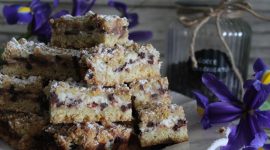 Torta sbriciolata alla ricotta con gocce di cioccolato