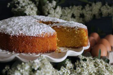 Torta paradiso allo yogurt con arancia e vaniglia  