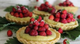 Tartellette francesi alle fragoline di bosco – Tartes aux fraises